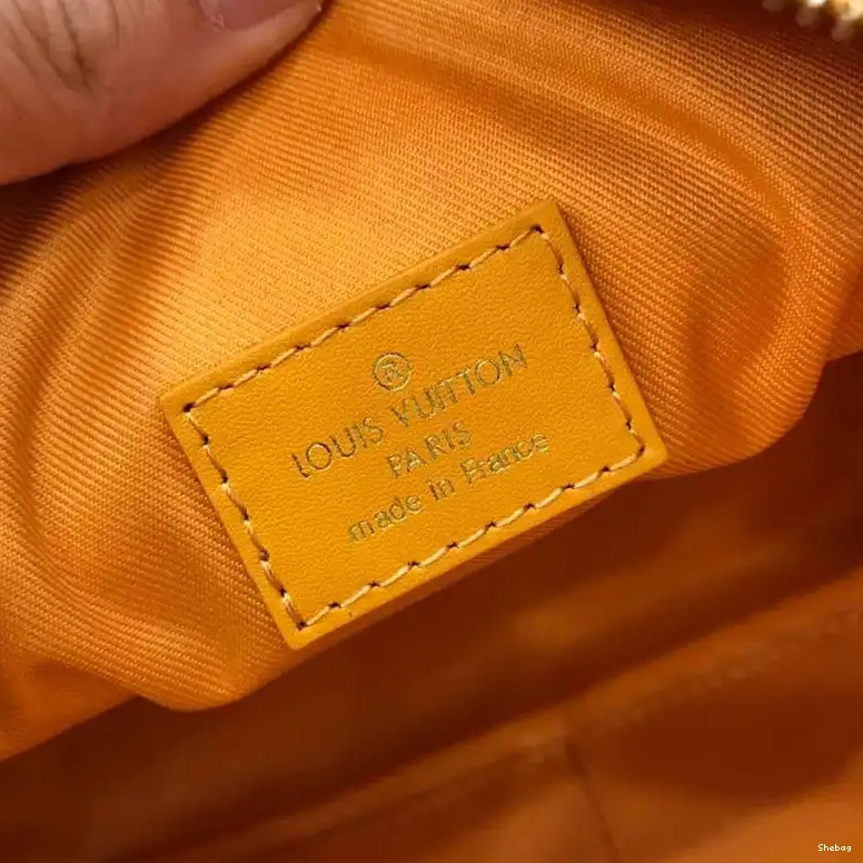LV 1906BL0007 Bags 0724